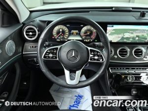 Mercedes-Benz E-Class E300 4MATIC AMG Line 2020 года из Южной Кореи