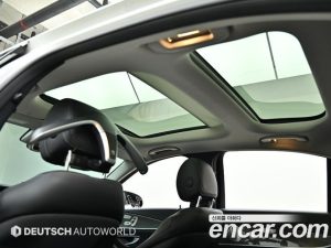 Mercedes-Benz E-Class E300 4MATIC AMG Line 2020 года из Южной Кореи