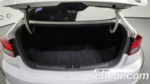Hyundai AVANTE 1.6 2020 года из Южной Кореи