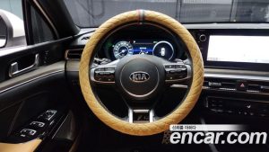 Kia K5 Signature 2021 года из Южной Кореи