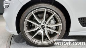 Genesis G70 Бензин 2.5T 2WD 2024 года из Южной Кореи
