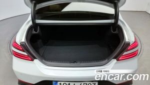 Genesis G70 Бензин 2.5T 2WD 2024 года из Южной Кореи