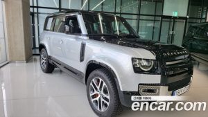 Land Rover Defender 110 P400 X 2023 года из Южной Кореи