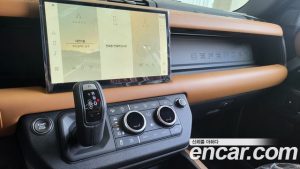 Land Rover Defender 110 P400 X 2023 года из Южной Кореи