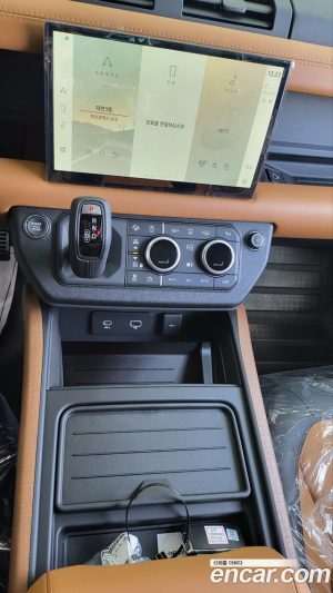 Land Rover Defender 110 P400 X 2023 года из Южной Кореи