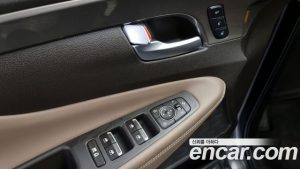 Hyundai Santafe Дизель 2.0 2WD 2020 года из Южной Кореи