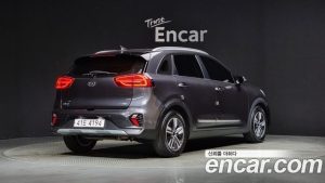 Kia Niro 1.6 HEV 2020 года из Южной Кореи