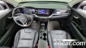 Kia Niro 1.6 HEV 2020 года из Южной Кореи