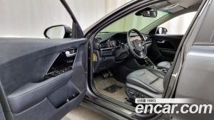 Kia Niro 1.6 HEV 2020 года из Южной Кореи
