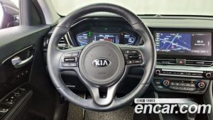 Kia Niro 1.6 HEV 2020 года из Южной Кореи