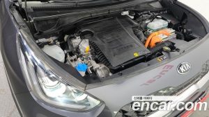 Kia Niro 1.6 HEV 2020 года из Южной Кореи