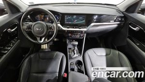 Kia Niro 1.6 HEV 2020 года из Южной Кореи