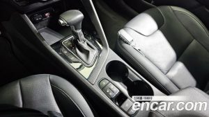 Kia Niro 1.6 HEV 2020 года из Южной Кореи