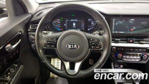 Kia Niro 1.6 HEV 2020 года из Южной Кореи