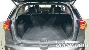 Kia Niro 1.6 HEV 2020 года из Южной Кореи