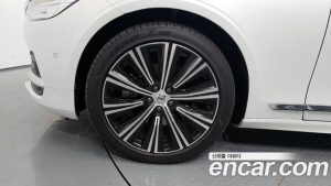Volvo S90 B5 ULTIMATE Bright 2023 года из Южной Кореи
