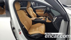 Volvo S90 B5 ULTIMATE Bright 2023 года из Южной Кореи