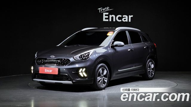 Kia Niro 1.6 HEV 2020 года из Кореи
