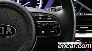 Kia Niro 1.6 HEV 2020 года из Южной Кореи