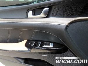 Kia K5 Signature 2020 года из Южной Кореи