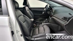 Hyundai AVANTE 1.6 2020 года из Южной Кореи