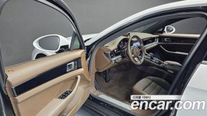 Porsche Panamera 3.0 AWD 2020 года из Южной Кореи