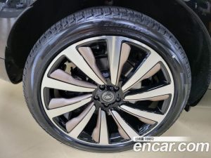 Land Rover Range Rover P530 SV LWB 2023 года из Южной Кореи