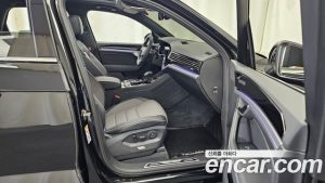 Volkswagen Touareg 3.0 TDI R-Line 2023 года из Южной Кореи