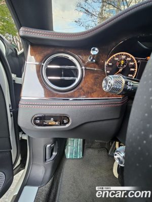 Bentley Flying Spur 4.0 2021 года из Южной Кореи