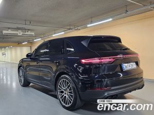 Porsche Cayenne 3.0 платина Edition 2023 года из Южной Кореи