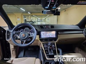 Porsche Cayenne 3.0 платина Edition 2023 года из Южной Кореи