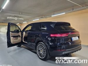 Porsche Cayenne 3.0 платина Edition 2023 года из Южной Кореи