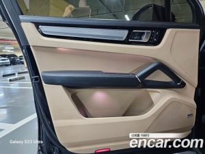 Porsche Cayenne 3.0 платина Edition 2023 года из Южной Кореи