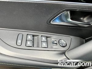 Peugeot 2008 EV GT Line 2021 года из Южной Кореи