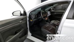 Hyundai AVANTE 1.6 2020 года из Южной Кореи