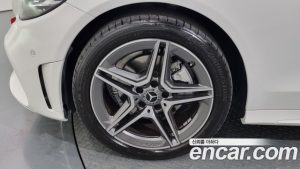 Mercedes-Benz C-Class C200 AMG Line 2021 года из Южной Кореи