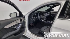 Mercedes-Benz C-Class C200 AMG Line 2021 года из Южной Кореи
