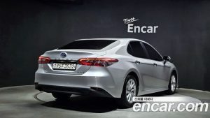 Toyota Camry 2.5 LE HYBRID 2022 года из Южной Кореи