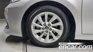 Toyota Camry 2.5 LE HYBRID 2022 года из Южной Кореи