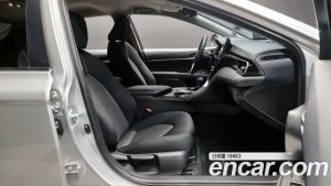 Toyota Camry 2.5 LE HYBRID 2022 года из Южной Кореи