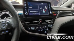 Toyota Camry 2.5 LE HYBRID 2022 года из Южной Кореи