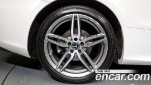 Mercedes-Benz E-Class E220d Cabriolet 2020 года из Южной Кореи