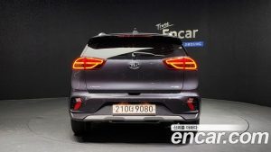 Kia Niro 1.6 HEV 2020 года из Южной Кореи