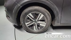 Kia Niro 1.6 HEV 2020 года из Южной Кореи