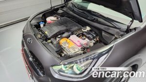 Kia Niro 1.6 HEV 2020 года из Южной Кореи