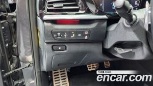 Kia Niro 1.6 HEV 2020 года из Южной Кореи