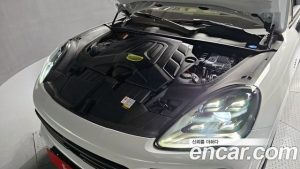 Porsche Cayenne 3.0 E-하이브리드 платина Edition 2023 года из Южной Кореи