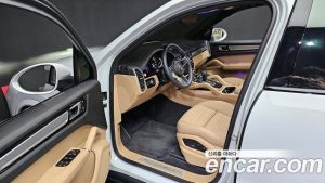 Porsche Cayenne 3.0 E-하이브리드 платина Edition 2023 года из Южной Кореи