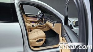 Porsche Cayenne 3.0 E-하이브리드 платина Edition 2023 года из Южной Кореи