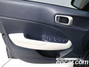 Hyundai Venue 1.6 Flux 2020 года из Южной Кореи